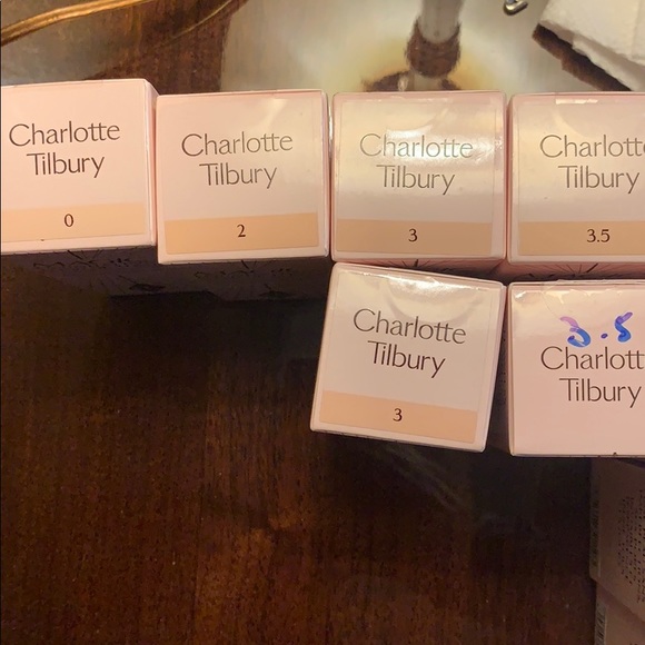 Charlotte Tilbury Magic foundation fond de feint - Picture 9 of 11